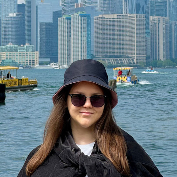 Meet your Posher, Maria - Picture 1 of 1